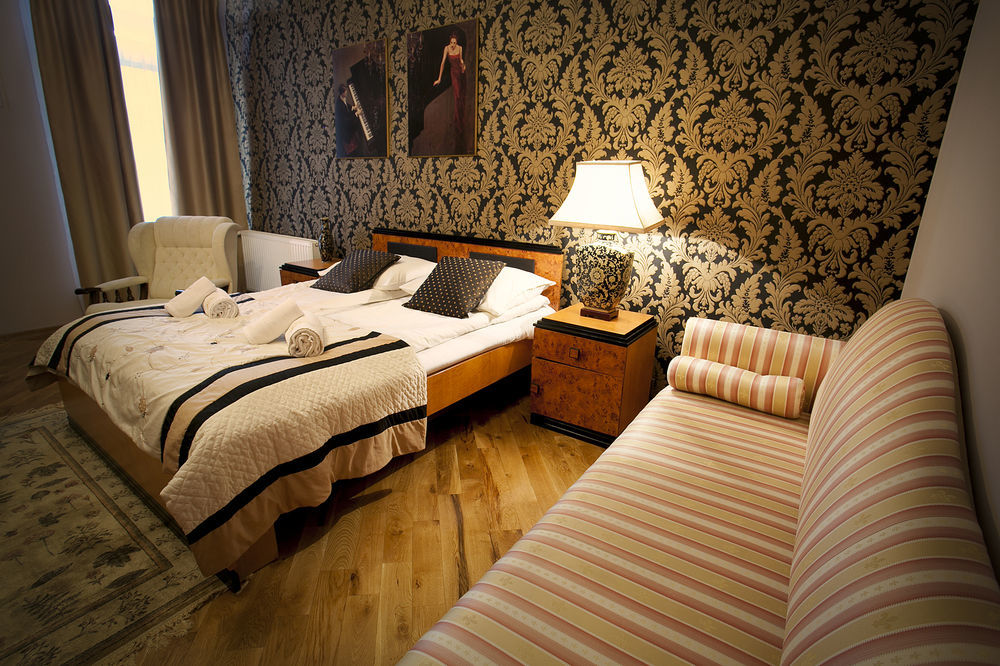 อพาร์ตโฮเต็ล โอเบอร์ซา Aparthotel คราคูฟ ภายนอก รูปภาพ