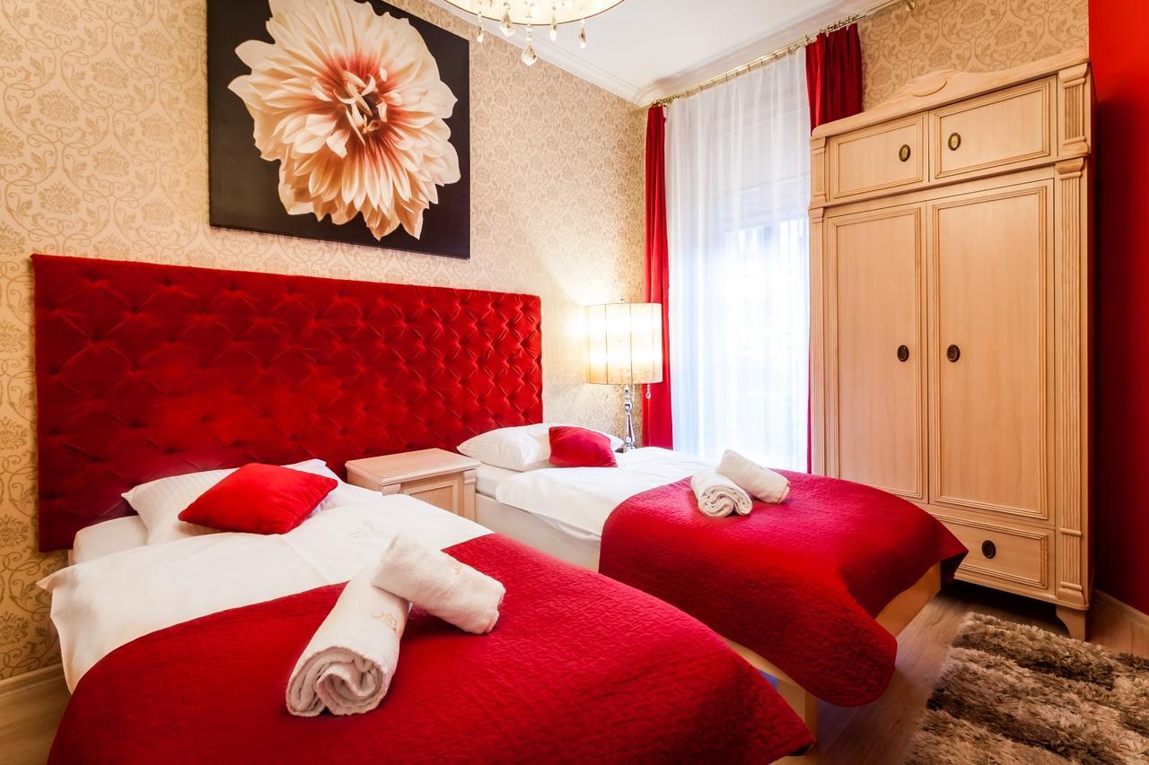อพาร์ตโฮเต็ล โอเบอร์ซา Aparthotel คราคูฟ ภายนอก รูปภาพ